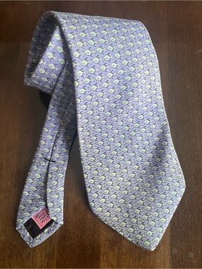 Vineyard Vines Lavender Tie with Mint Fish Motif